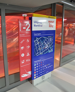 bewegwijzering-binnen-garage-SIGN-PARTNERS